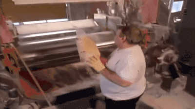 1551751954282374.gif 16.gif